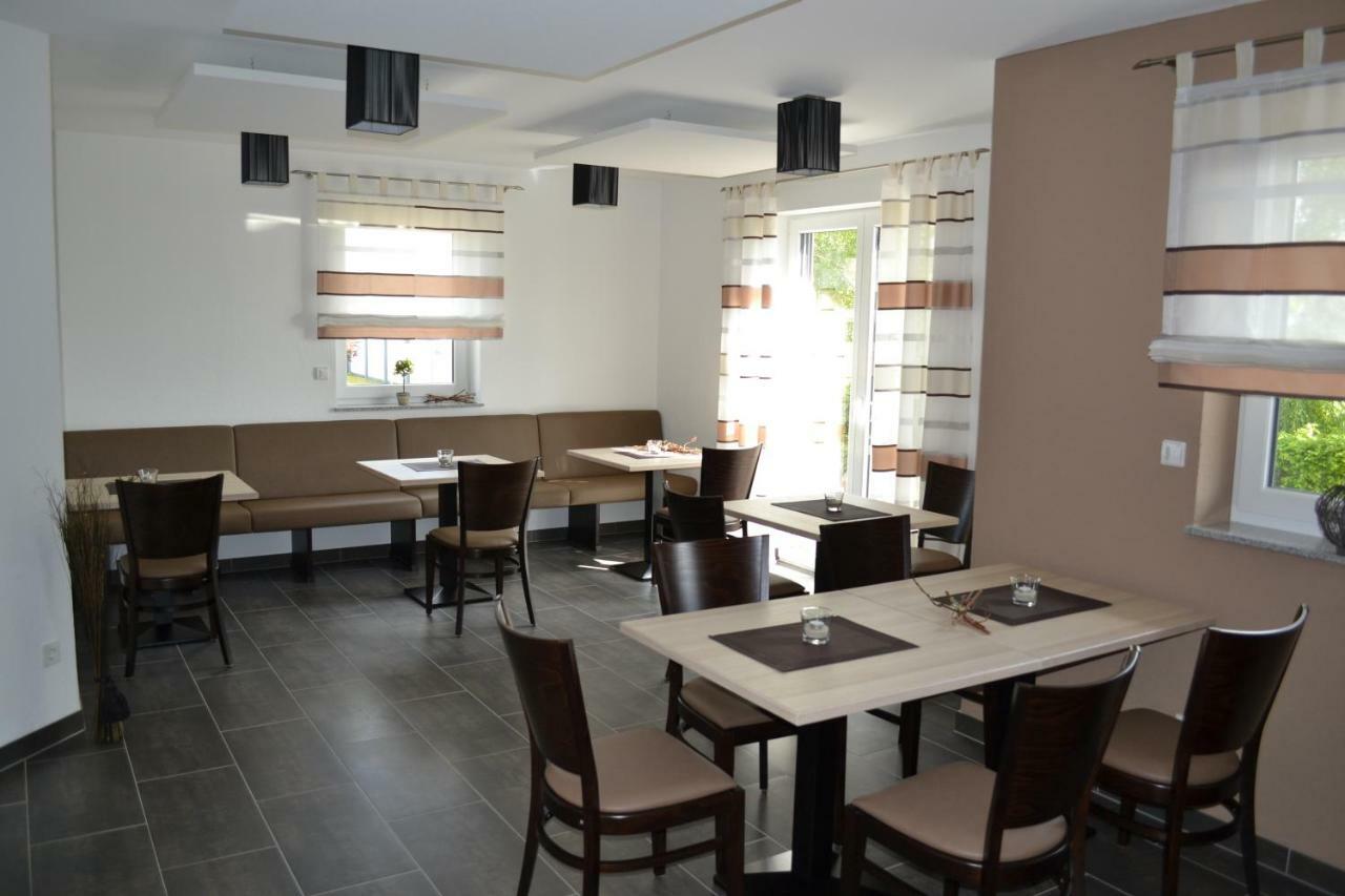 Gaestehaus Weingut Mathy-Schanz Osann-Monzel Bagian luar foto