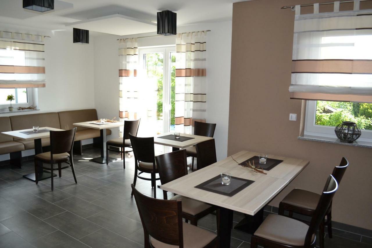 Gaestehaus Weingut Mathy-Schanz Osann-Monzel Bagian luar foto