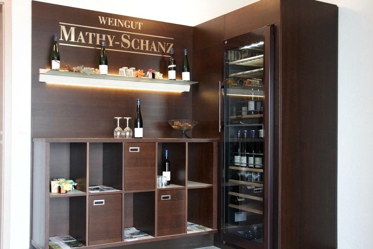 Gaestehaus Weingut Mathy-Schanz Osann-Monzel Bagian luar foto