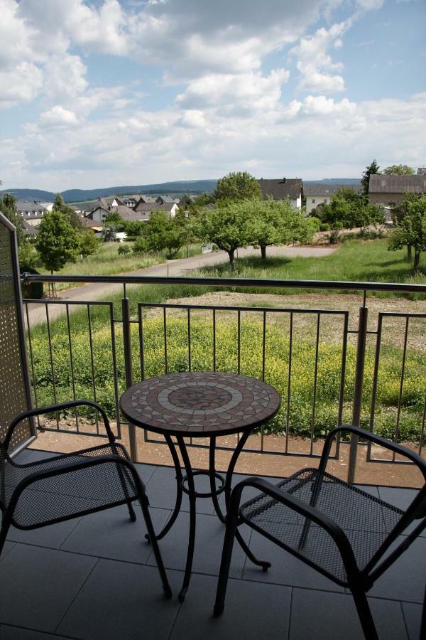 Gaestehaus Weingut Mathy-Schanz Osann-Monzel Bagian luar foto